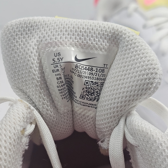 Nike White and Pink Sneakers - Picture 7 of 8